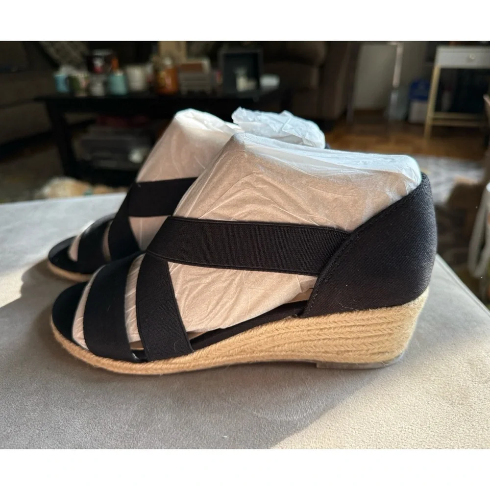 NWT! Black & Tan Espadrille Wedges, size 6, Life Stride